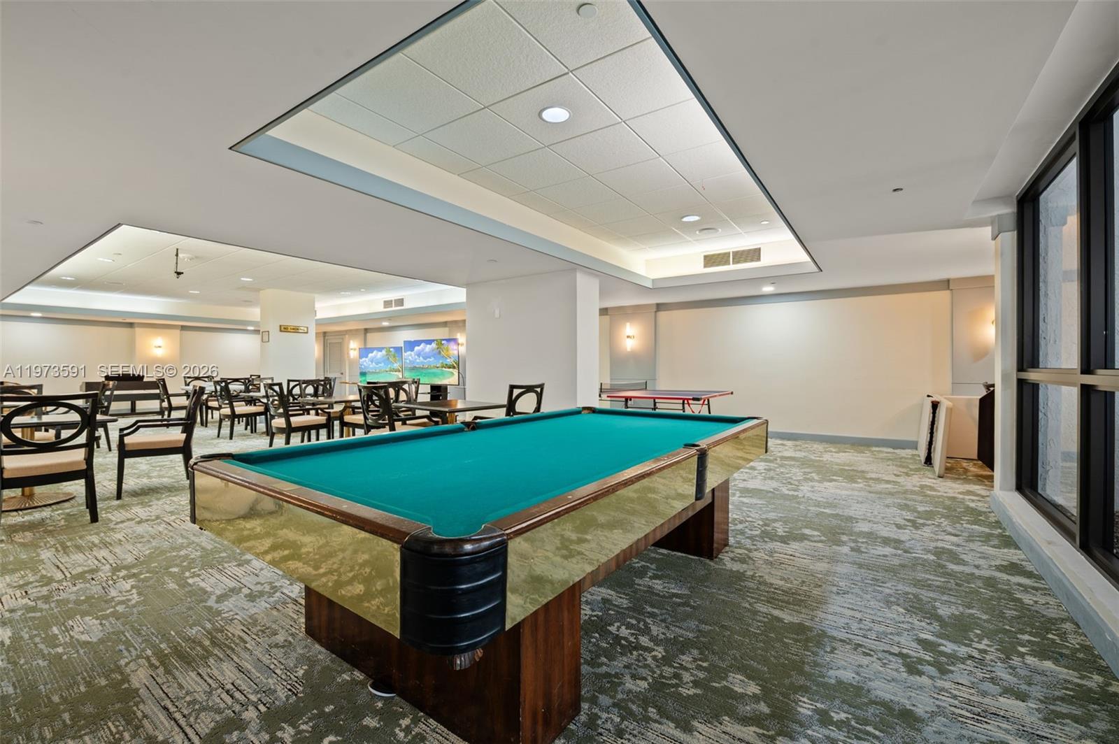 2555 Collins Ave # 1002