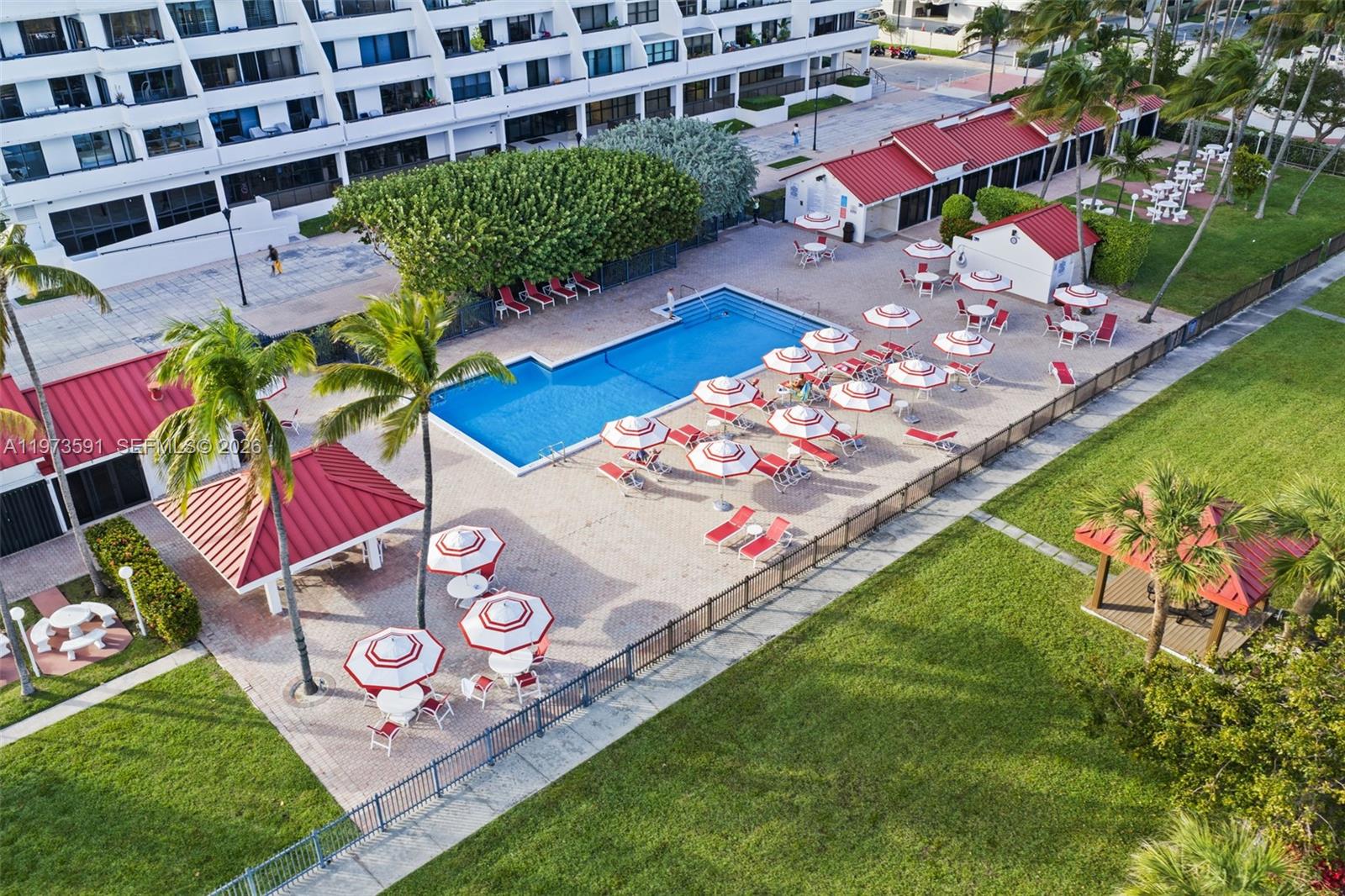 2555 Collins Ave # 1002