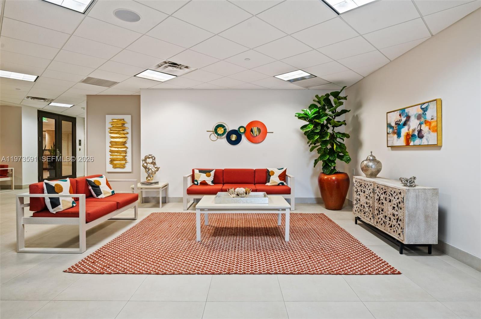 2555 Collins Ave # 1002