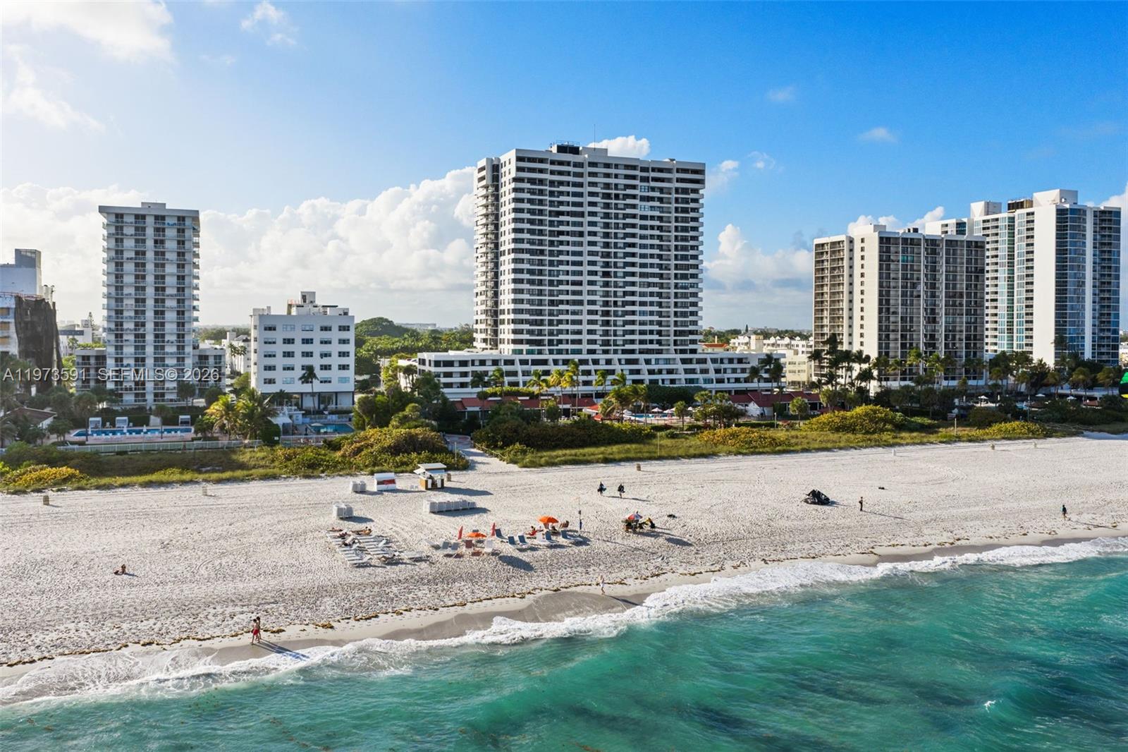 2555 Collins Ave # 1002