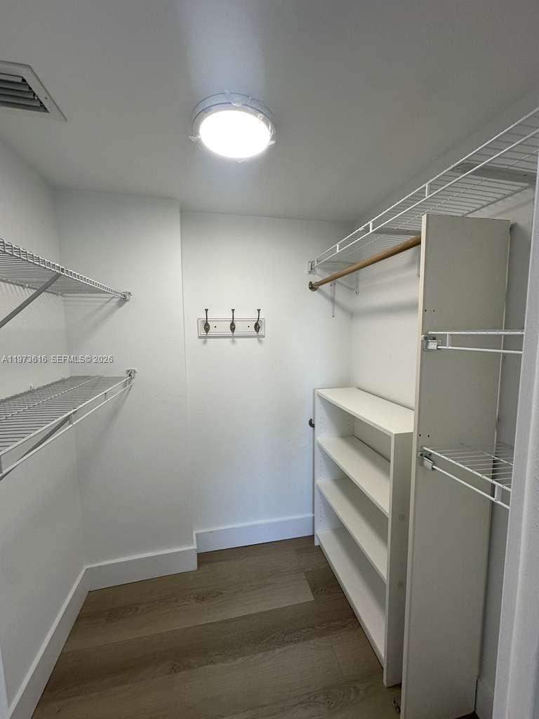 210 Sea View Dr # 410