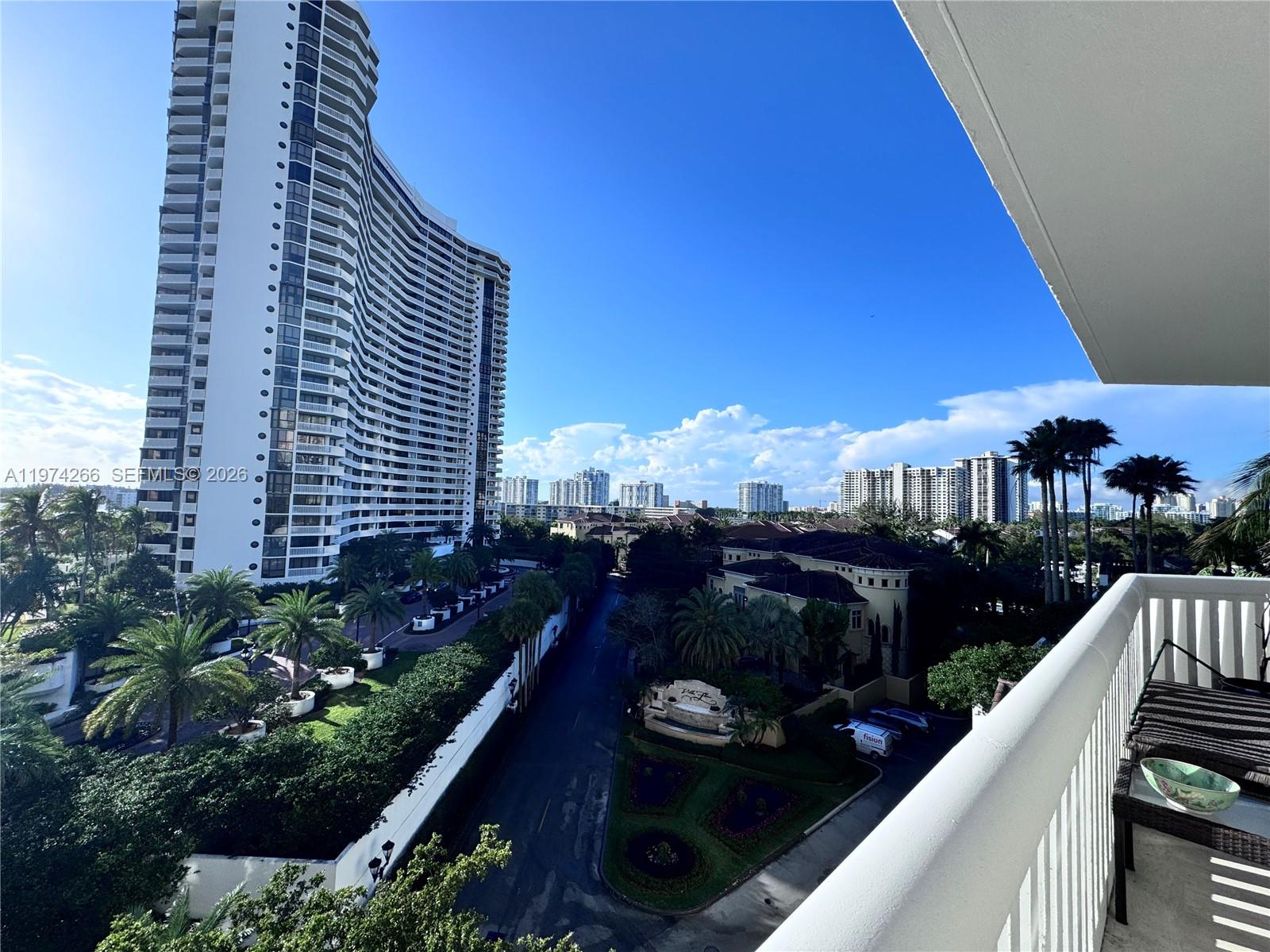 2000 Island Blvd # 606