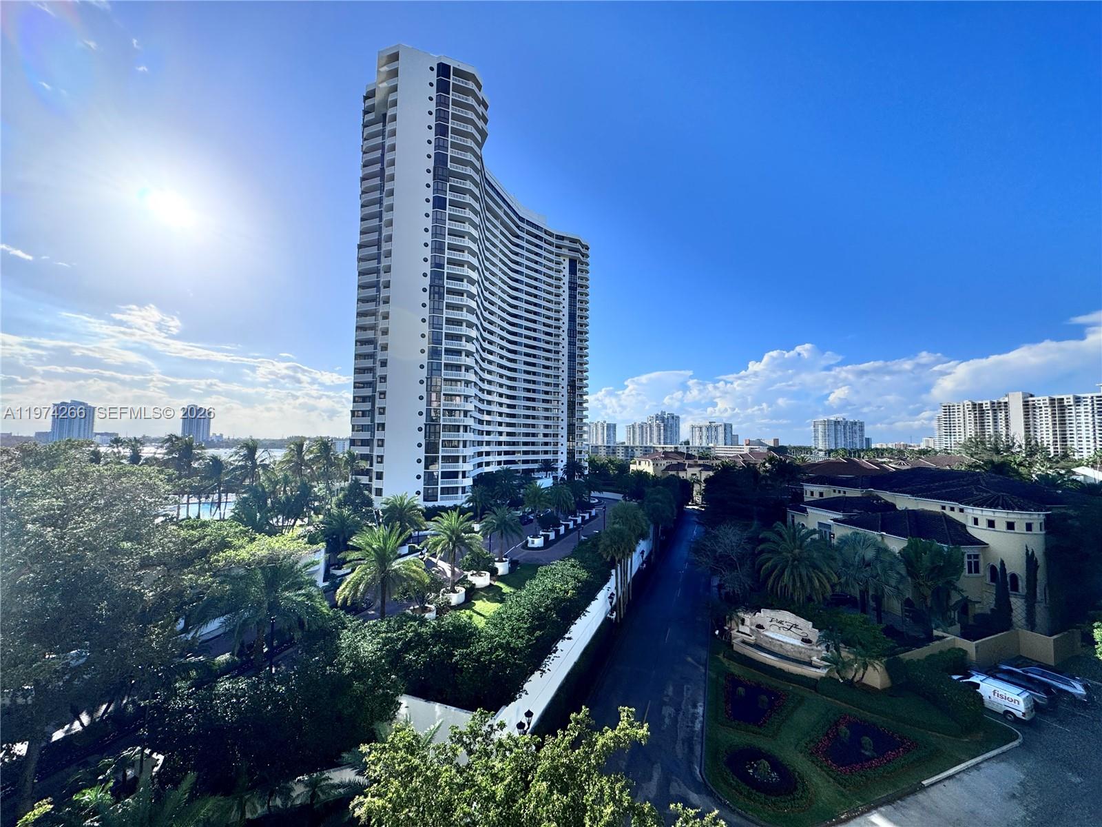 2000 Island Blvd # 606