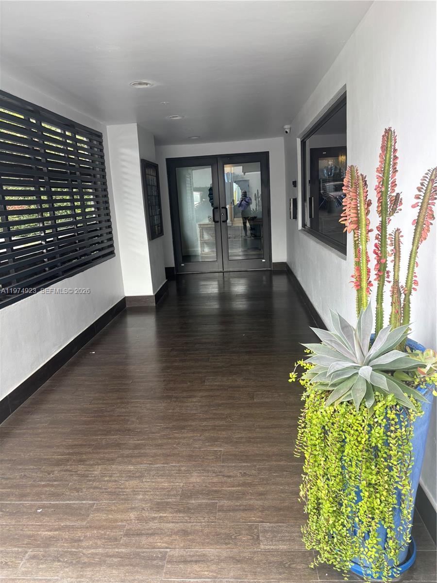 5845 Collins Ave # 106