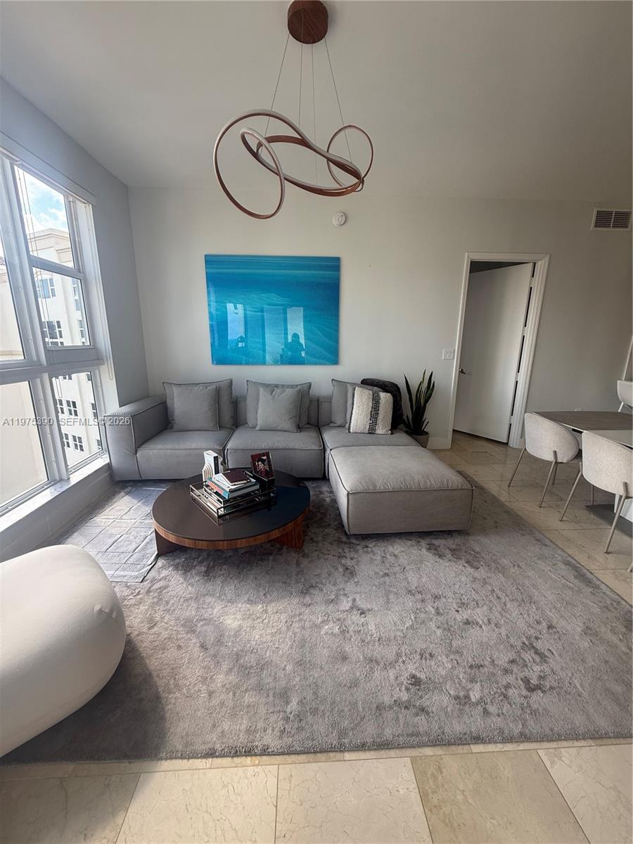 20000 E Country Club Dr Unit: PH09