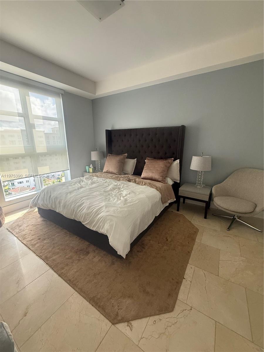 20000 E Country Club Dr Unit: PH09