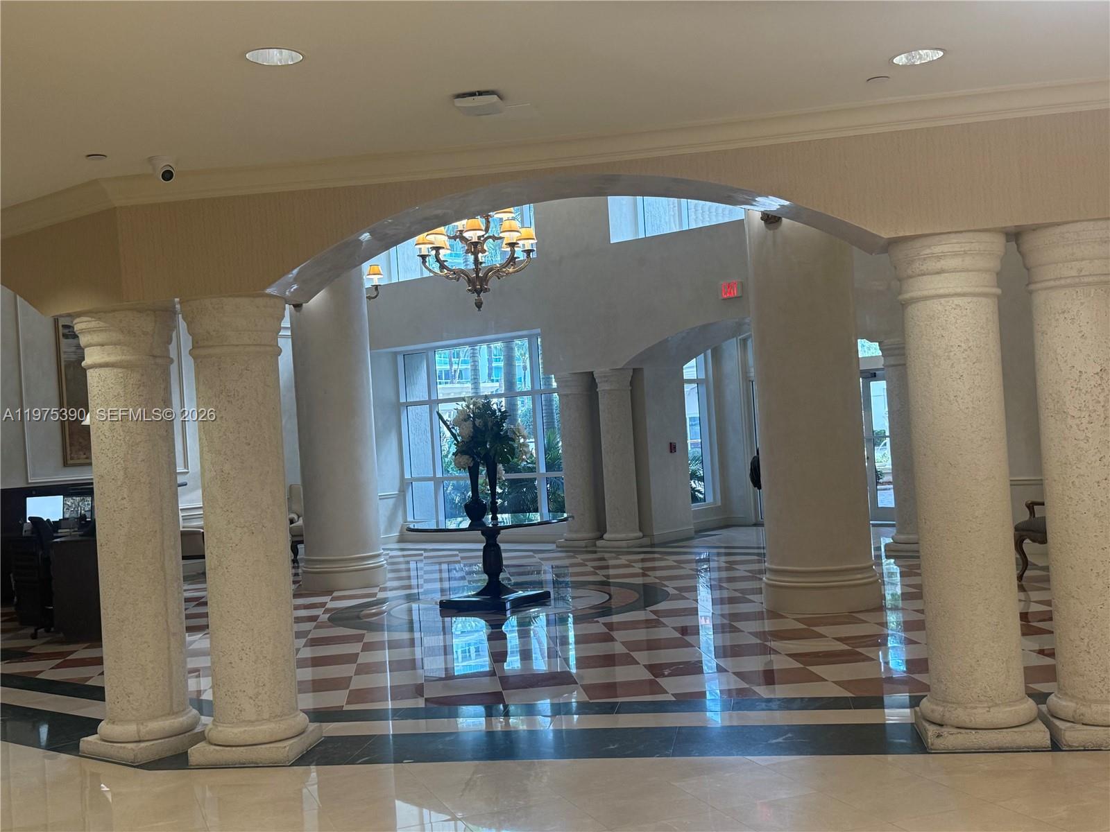 20000 E Country Club Dr Unit: PH09