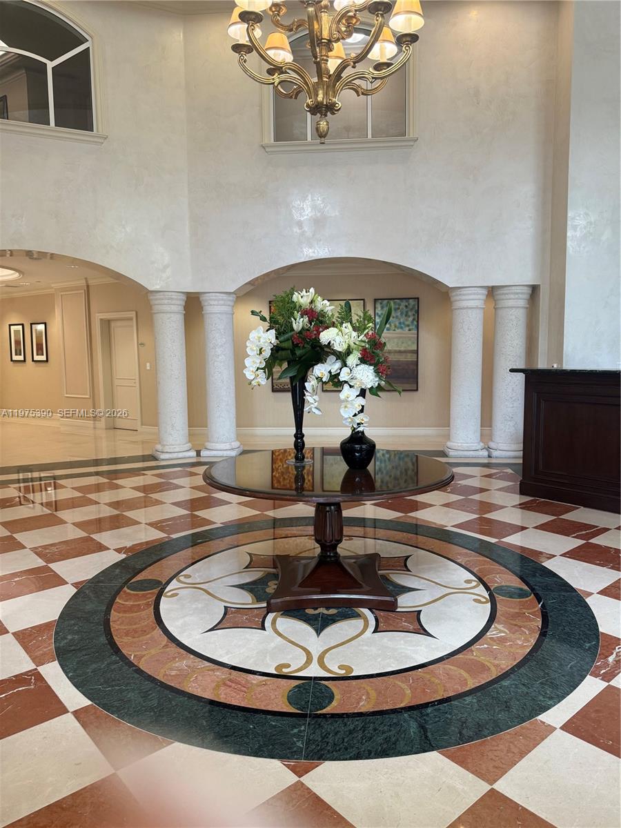 20000 E Country Club Dr Unit: PH09