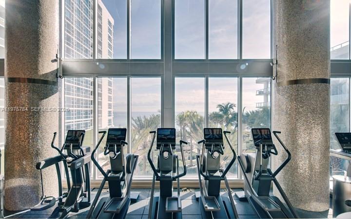 6799 Collins Ave # 1506