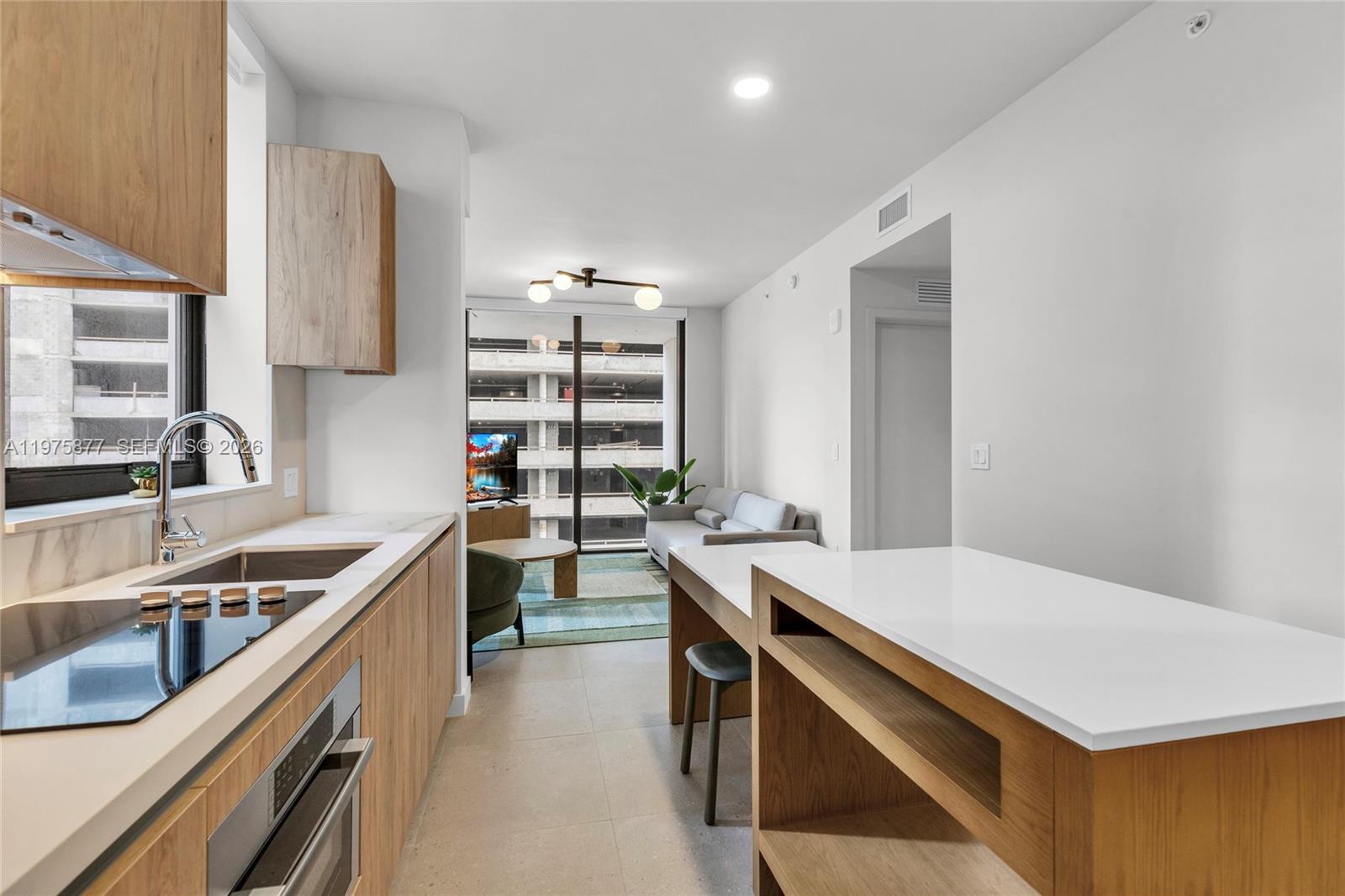 11 NE 6 St # 407