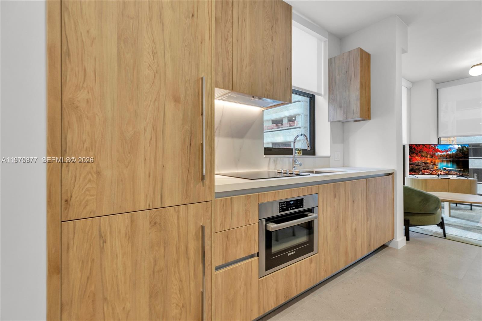 11 NE 6 St # 407
