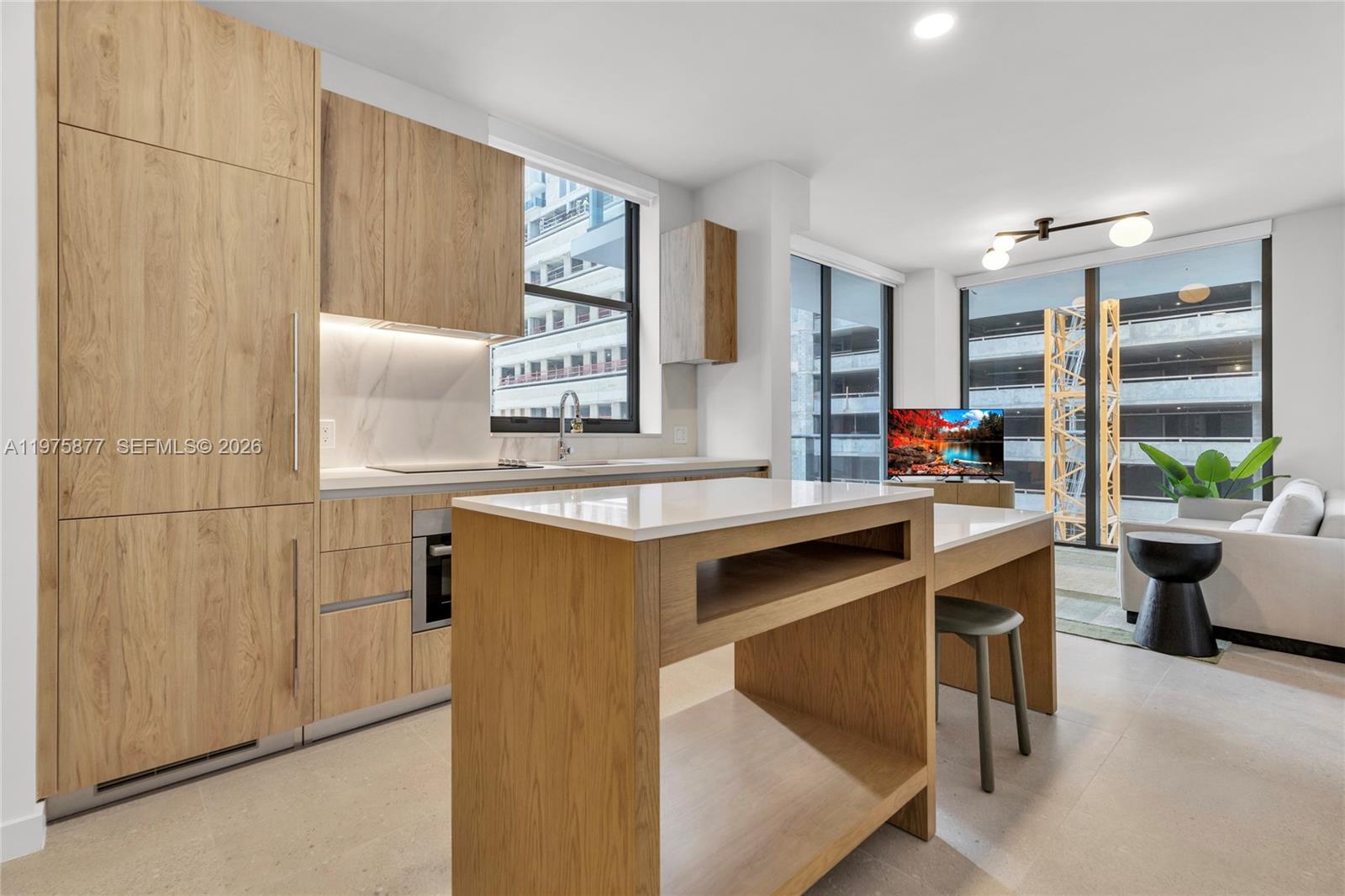 11 NE 6 St # 407