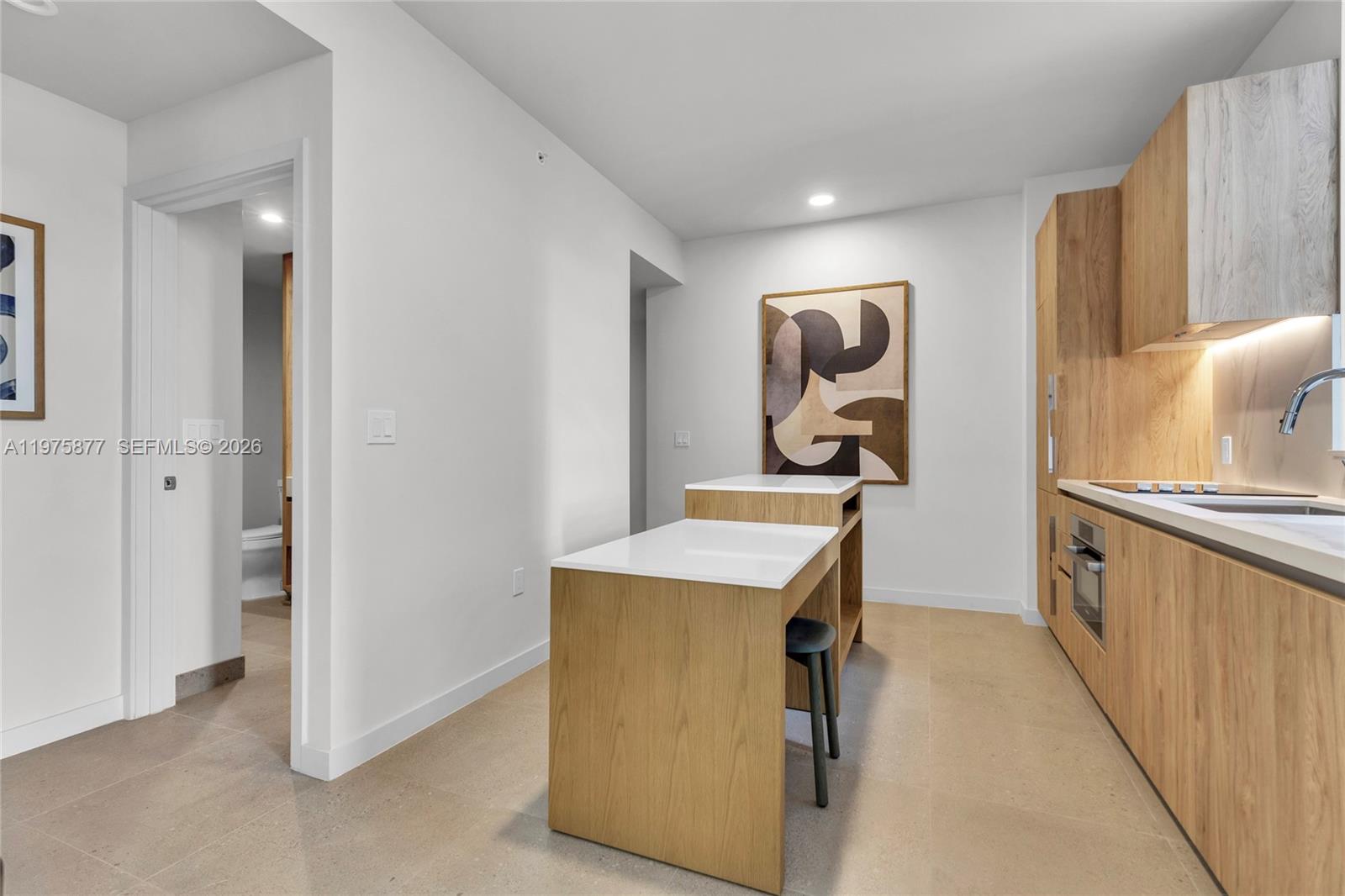 11 NE 6 St # 407