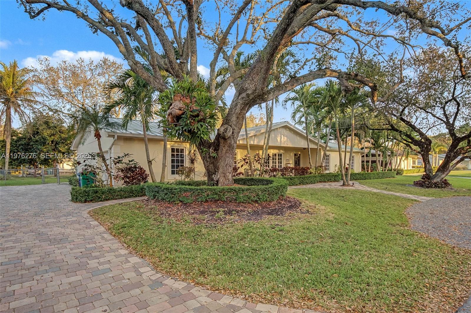 15401 SW 81 Av