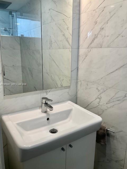 126 Mendoza Ave # 11