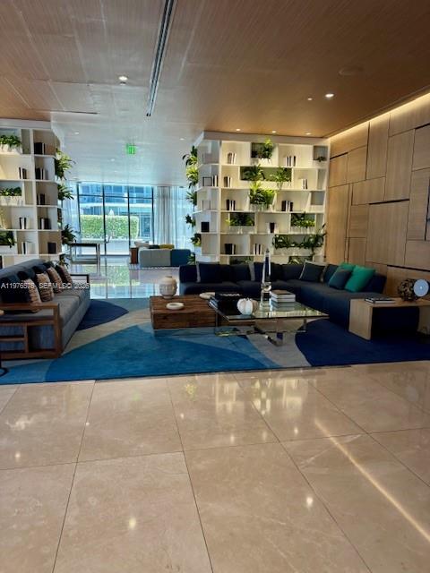55 SW 9th St # 3307