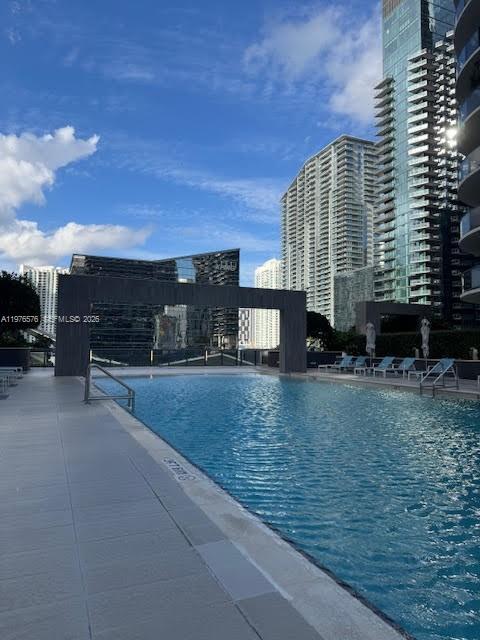 55 SW 9th St # 3307