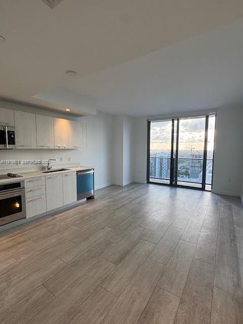 55 SW 9th St # 3307