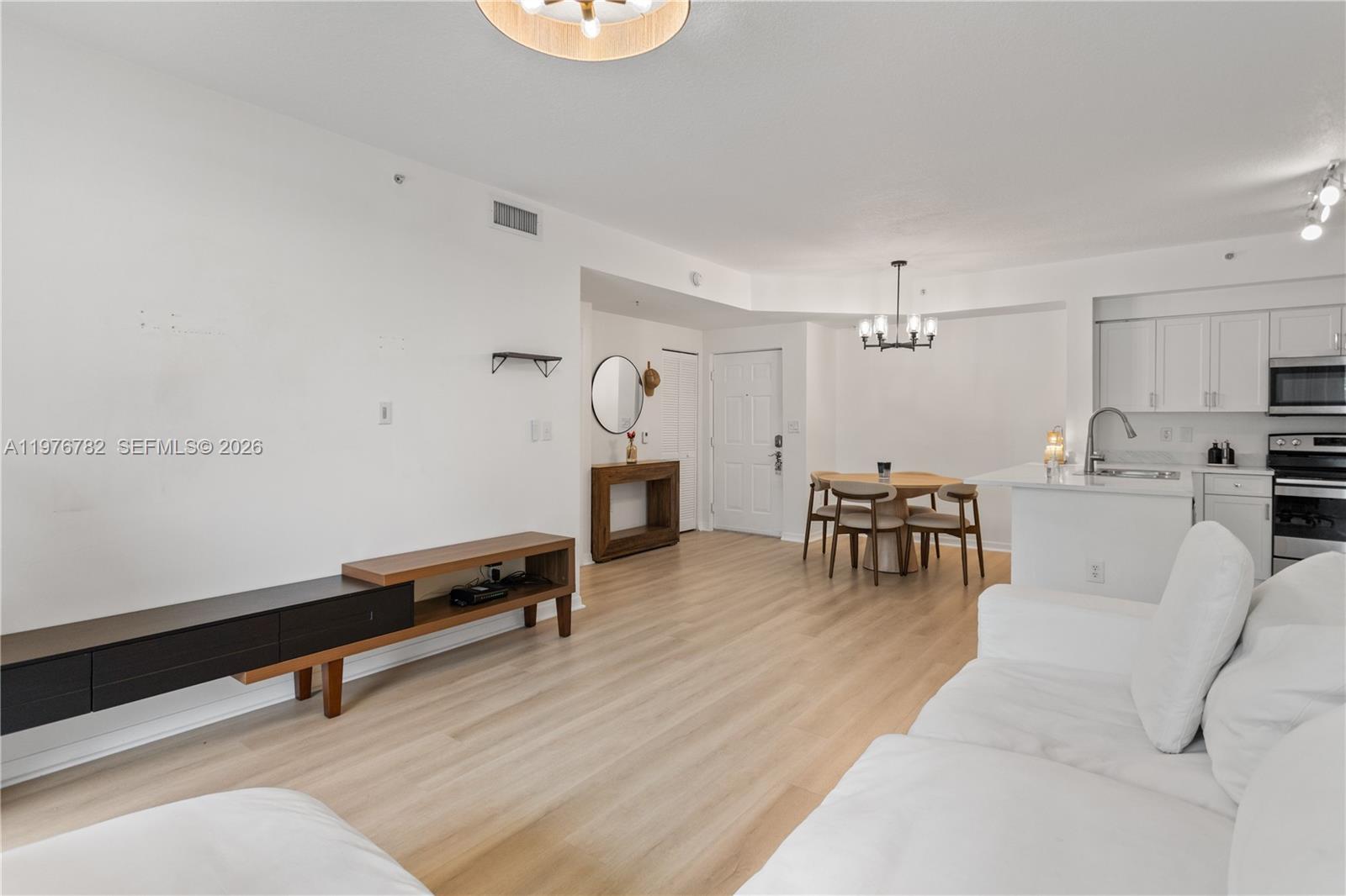 6851 SW 44th St # 107