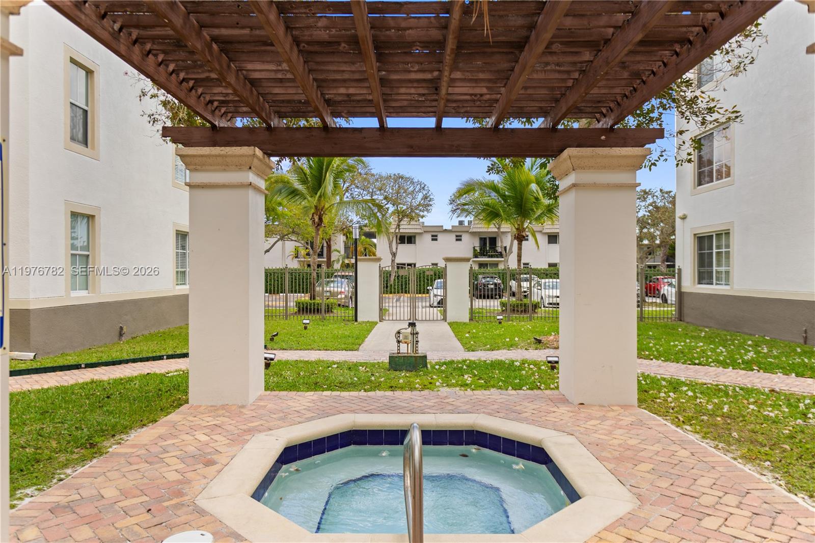 6851 SW 44th St # 107