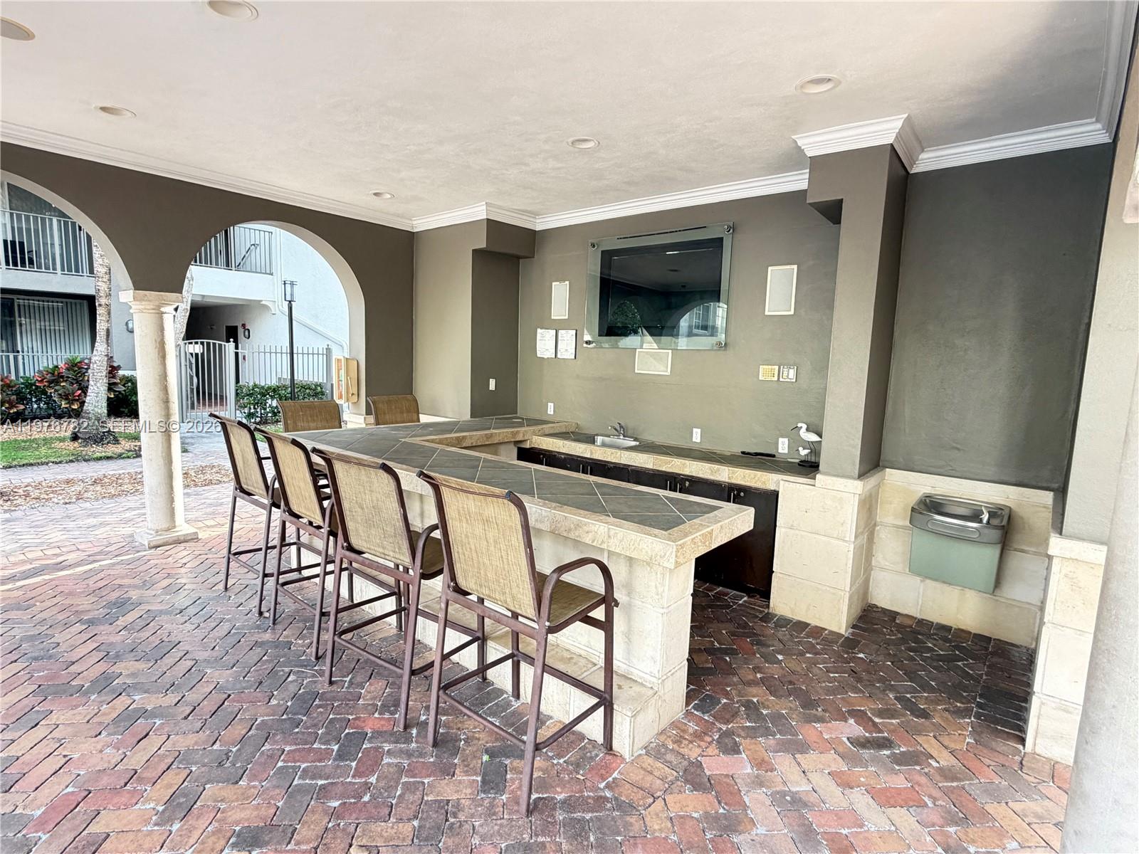 6851 SW 44th St # 107