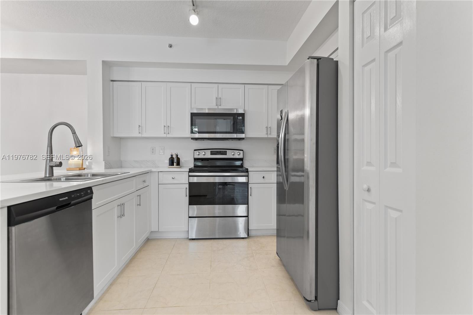 6851 SW 44th St # 107