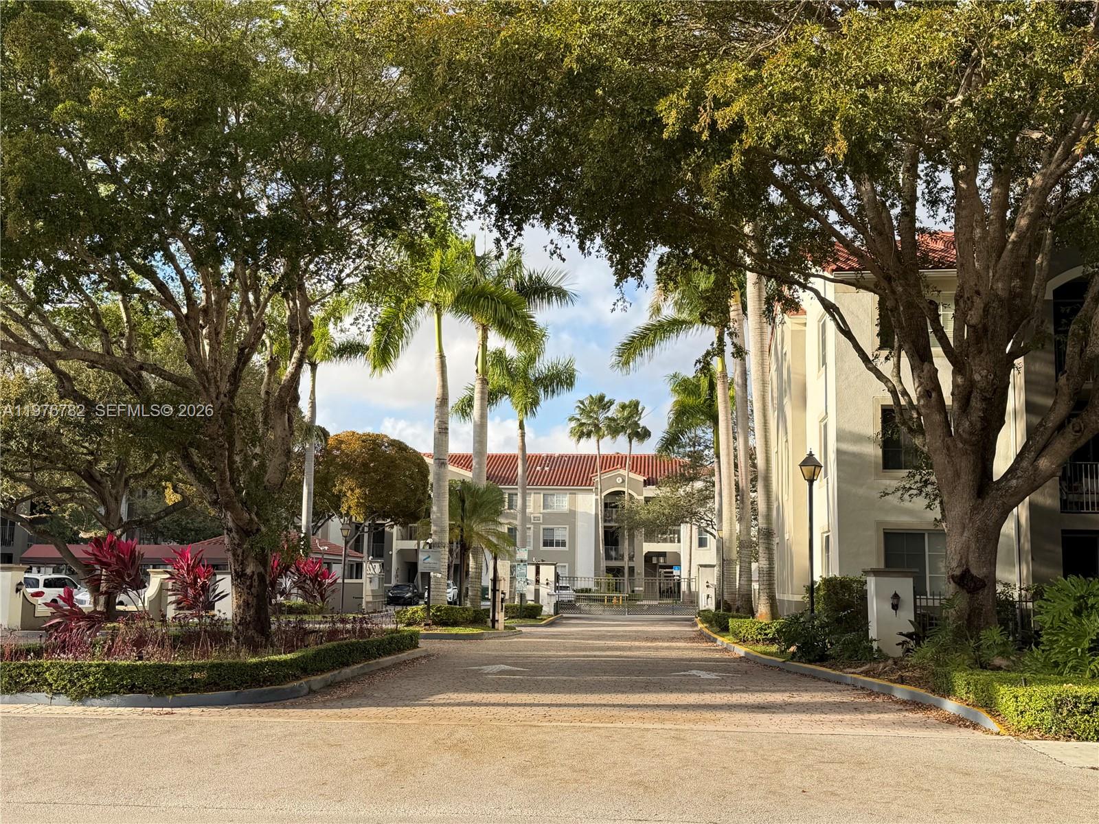 6851 SW 44th St # 107