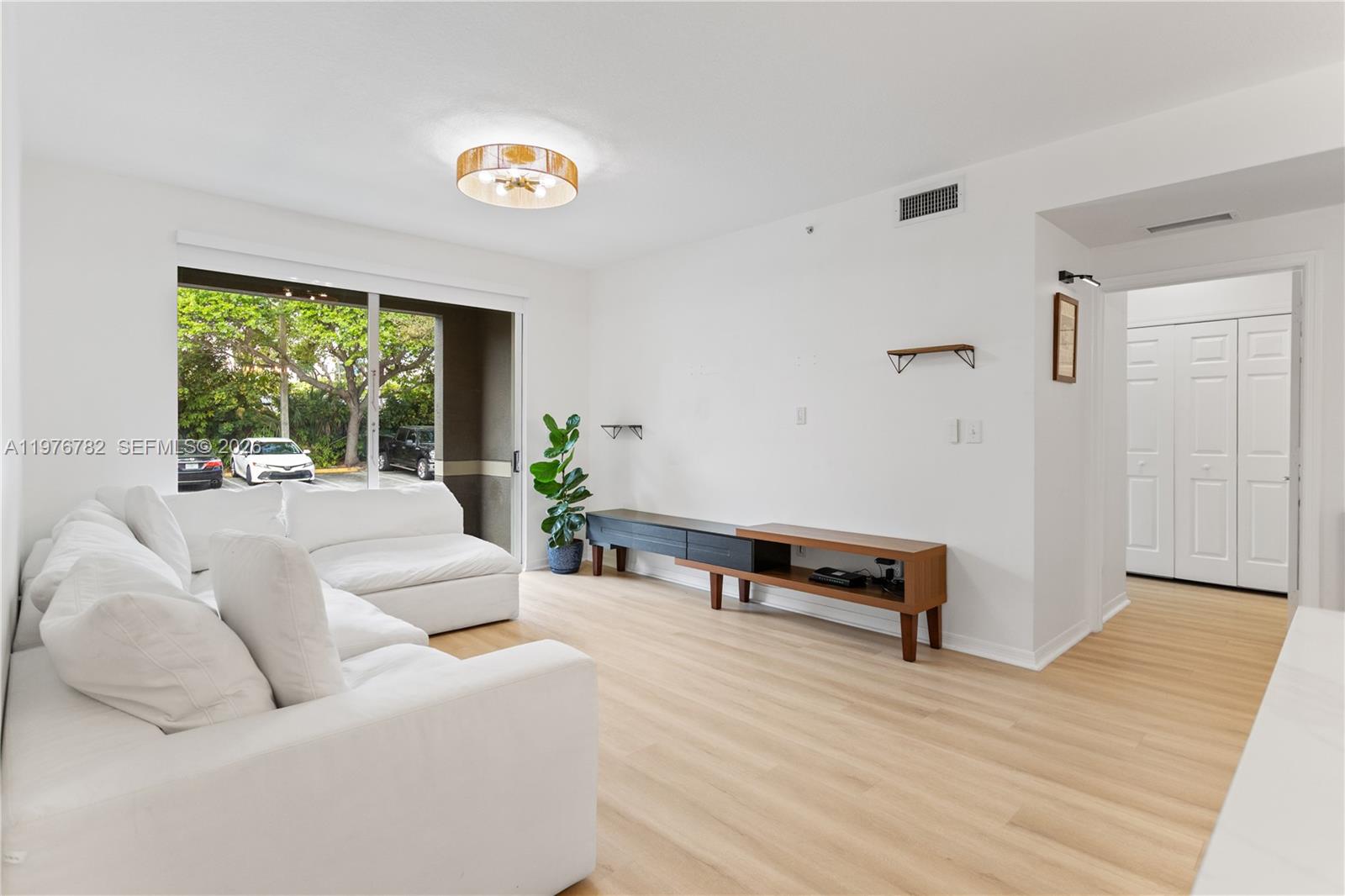 6851 SW 44th St # 107