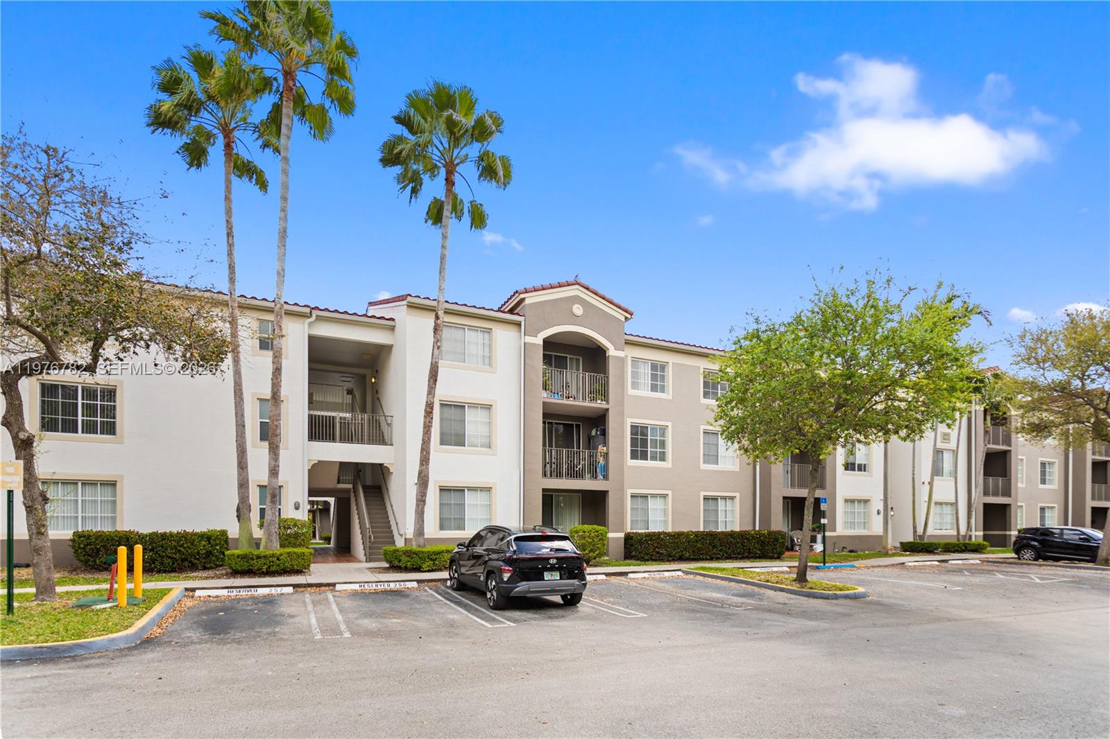 6851 SW 44th St # 107