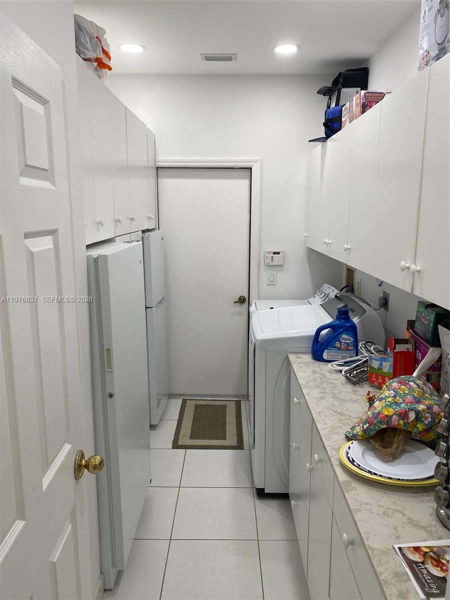 10310 Camelback Ln