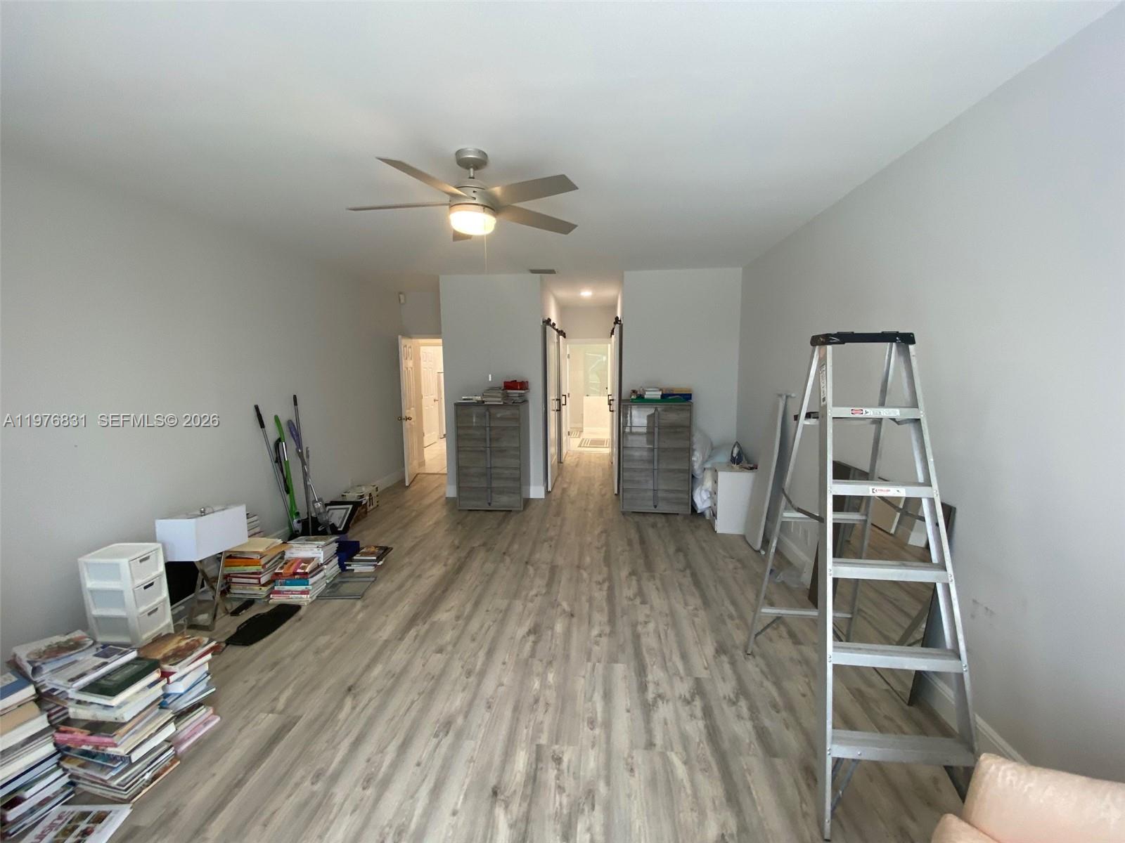 10310 Camelback Ln