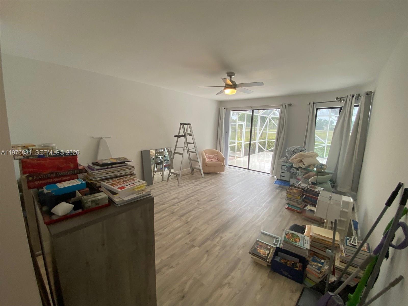 10310 Camelback Ln