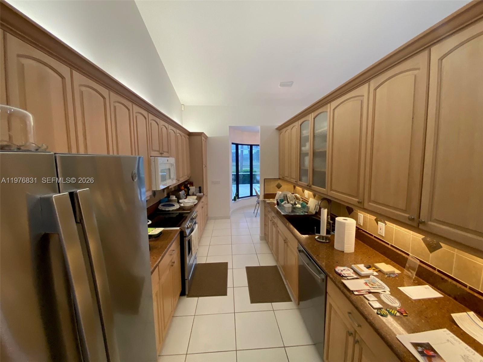 10310 Camelback Ln