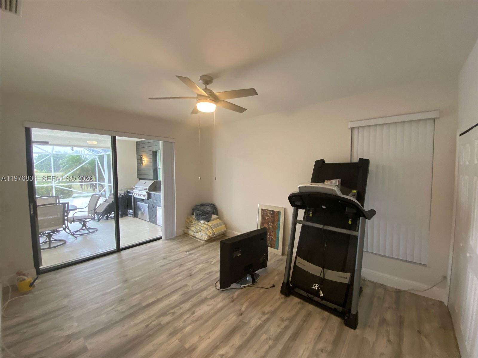 10310 Camelback Ln