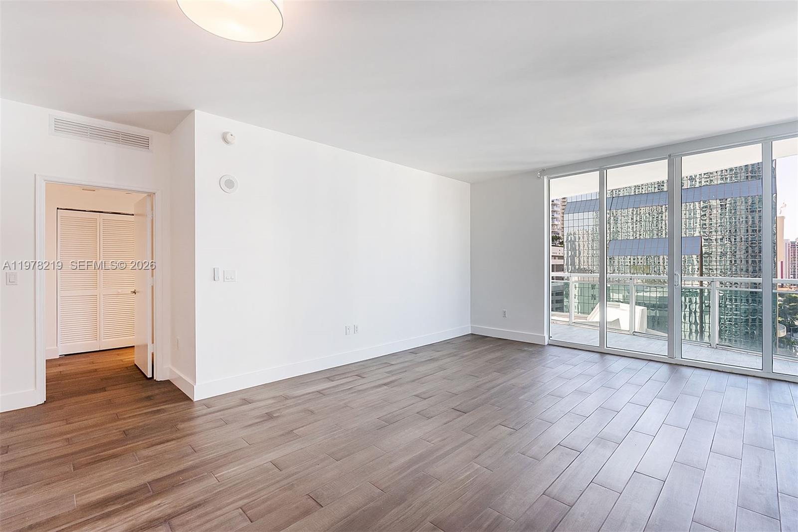 951 Brickell Ave # 1711