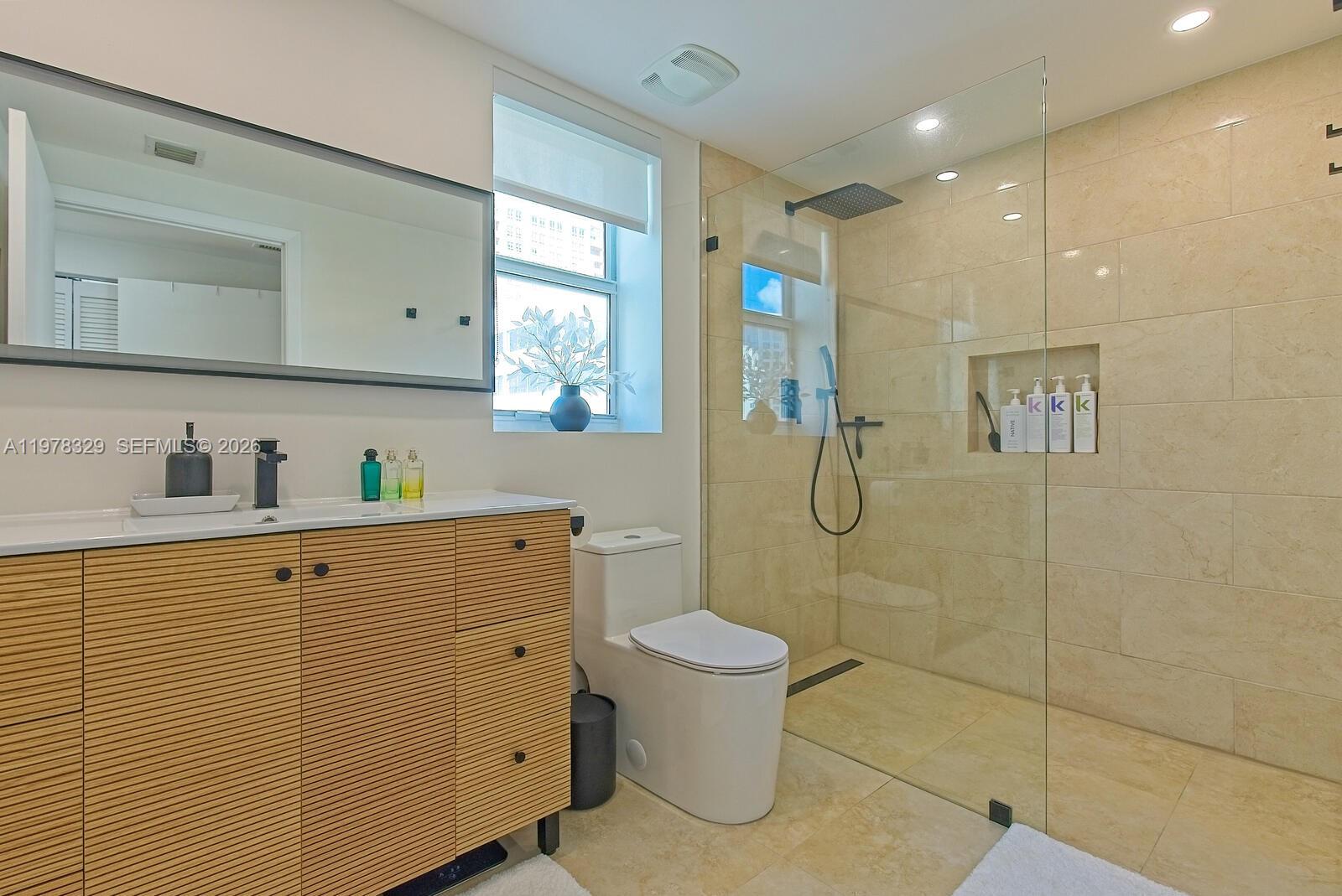 7285 SW 90th St # D613