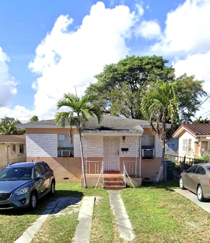330 NW 23rd Ct