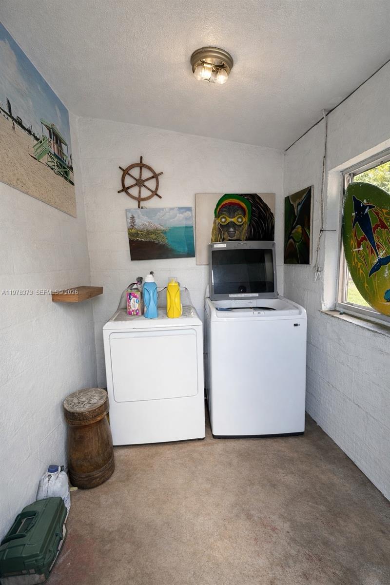 330 NW 23rd Ct