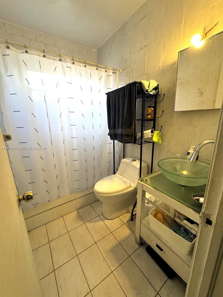 330 NW 23rd Ct