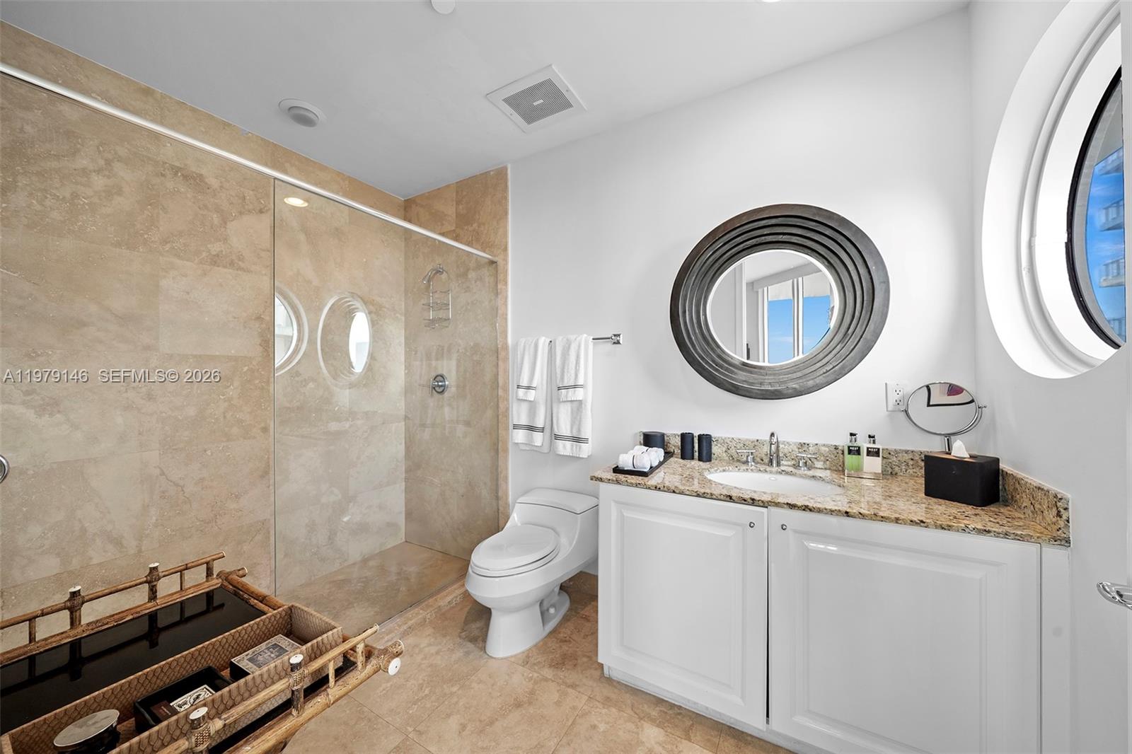 5801 Collins Ave # 1600