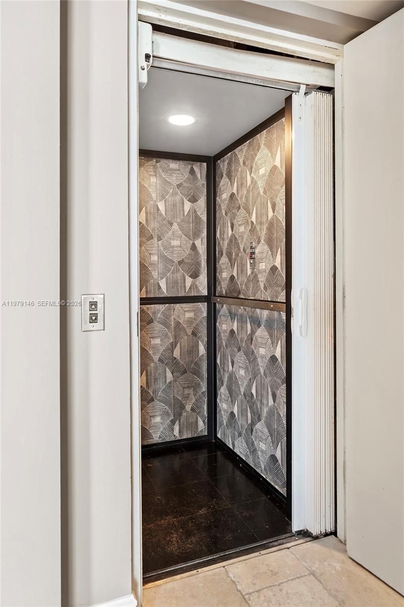 5801 Collins Ave # 1600