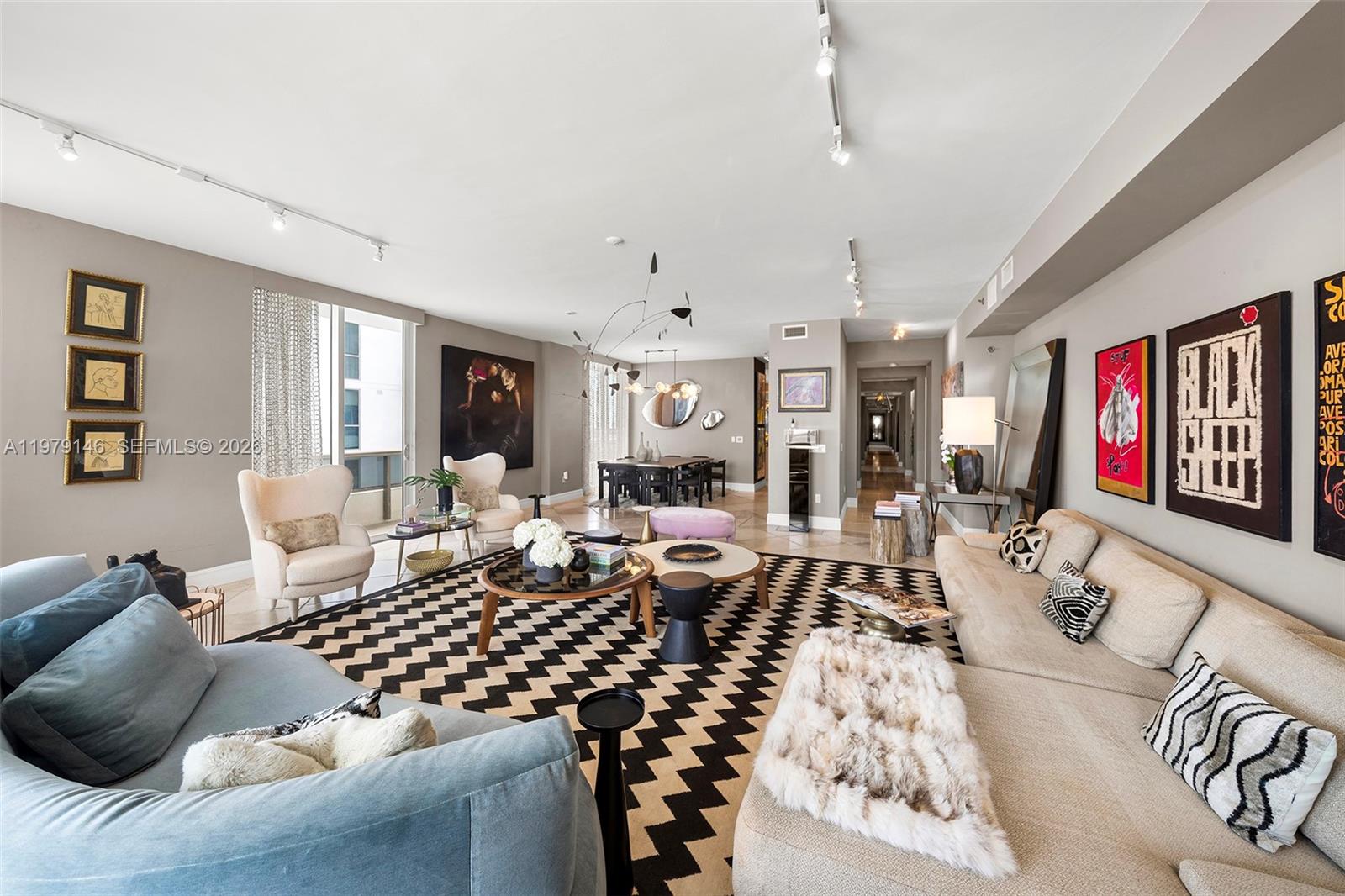 5801 Collins Ave # 1600