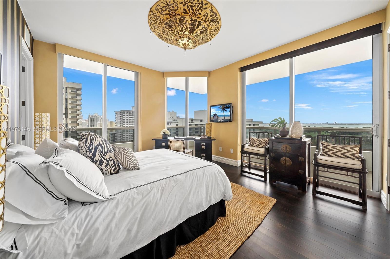 5801 Collins Ave # 1600