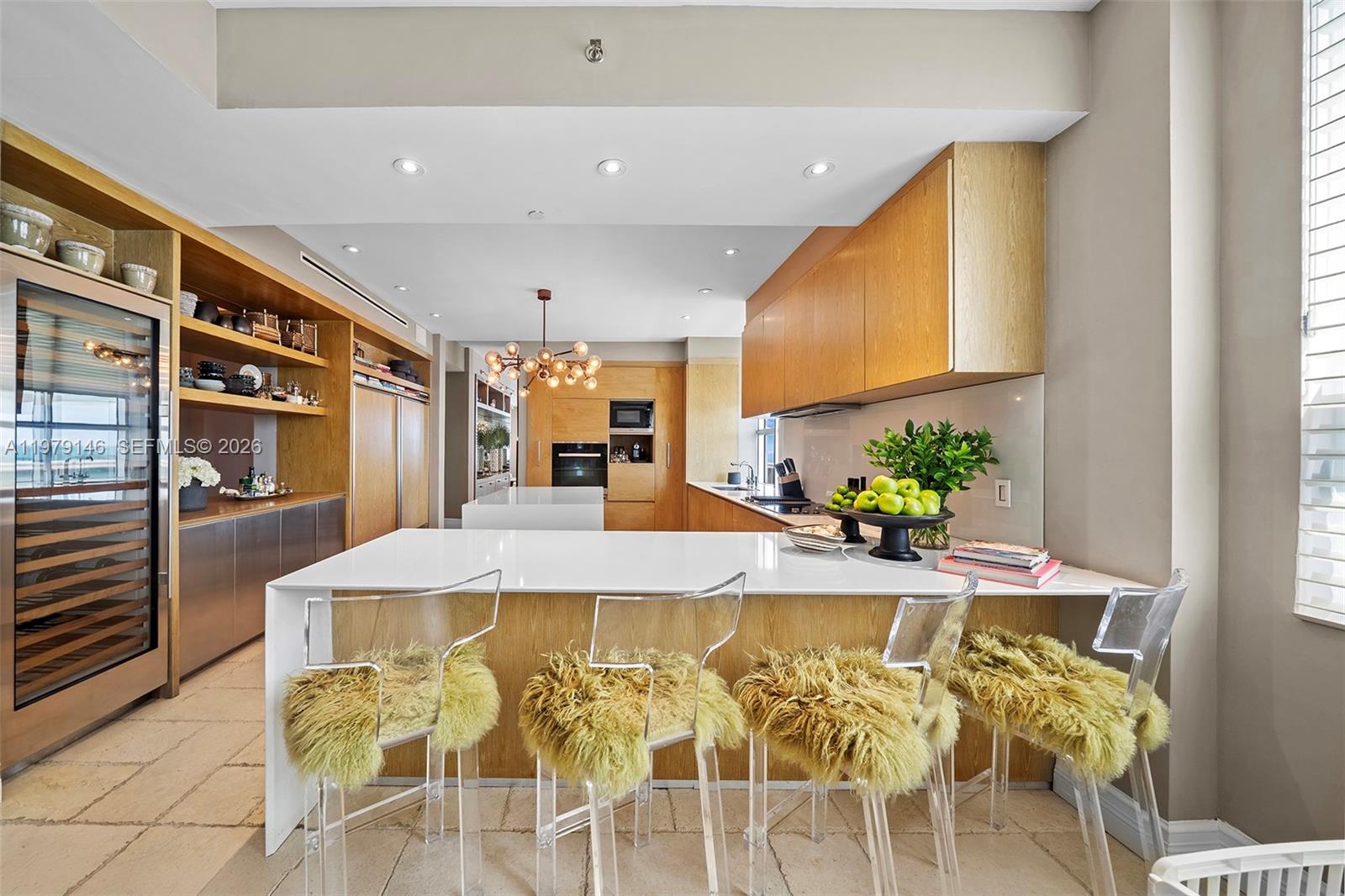 5801 Collins Ave # 1600