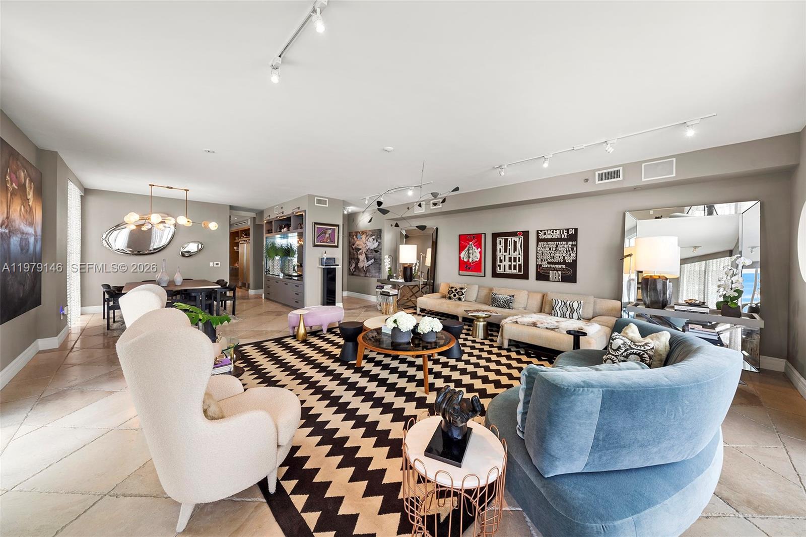 5801 Collins Ave # 1600