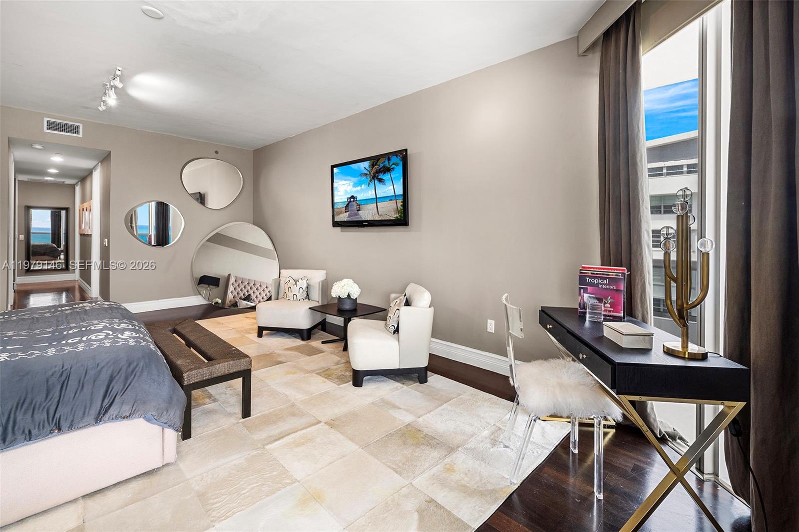 5801 Collins Ave # 1600