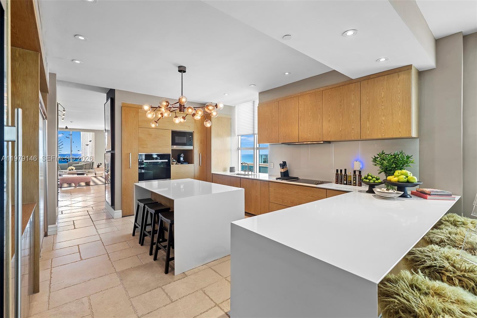 5801 Collins Ave # 1600