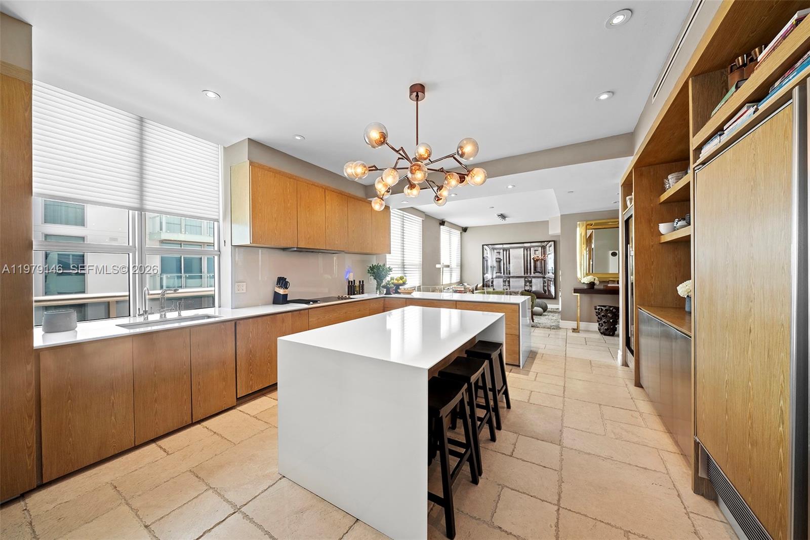 5801 Collins Ave # 1600