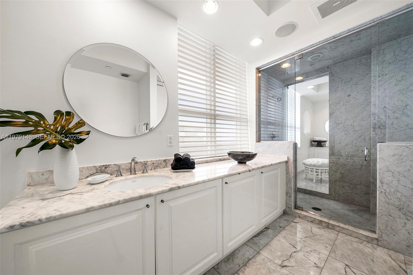 5801 Collins Ave # 1600