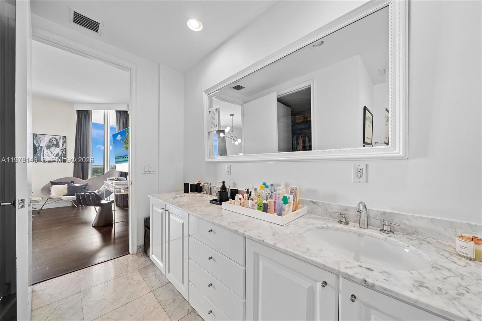 5801 Collins Ave # 1600